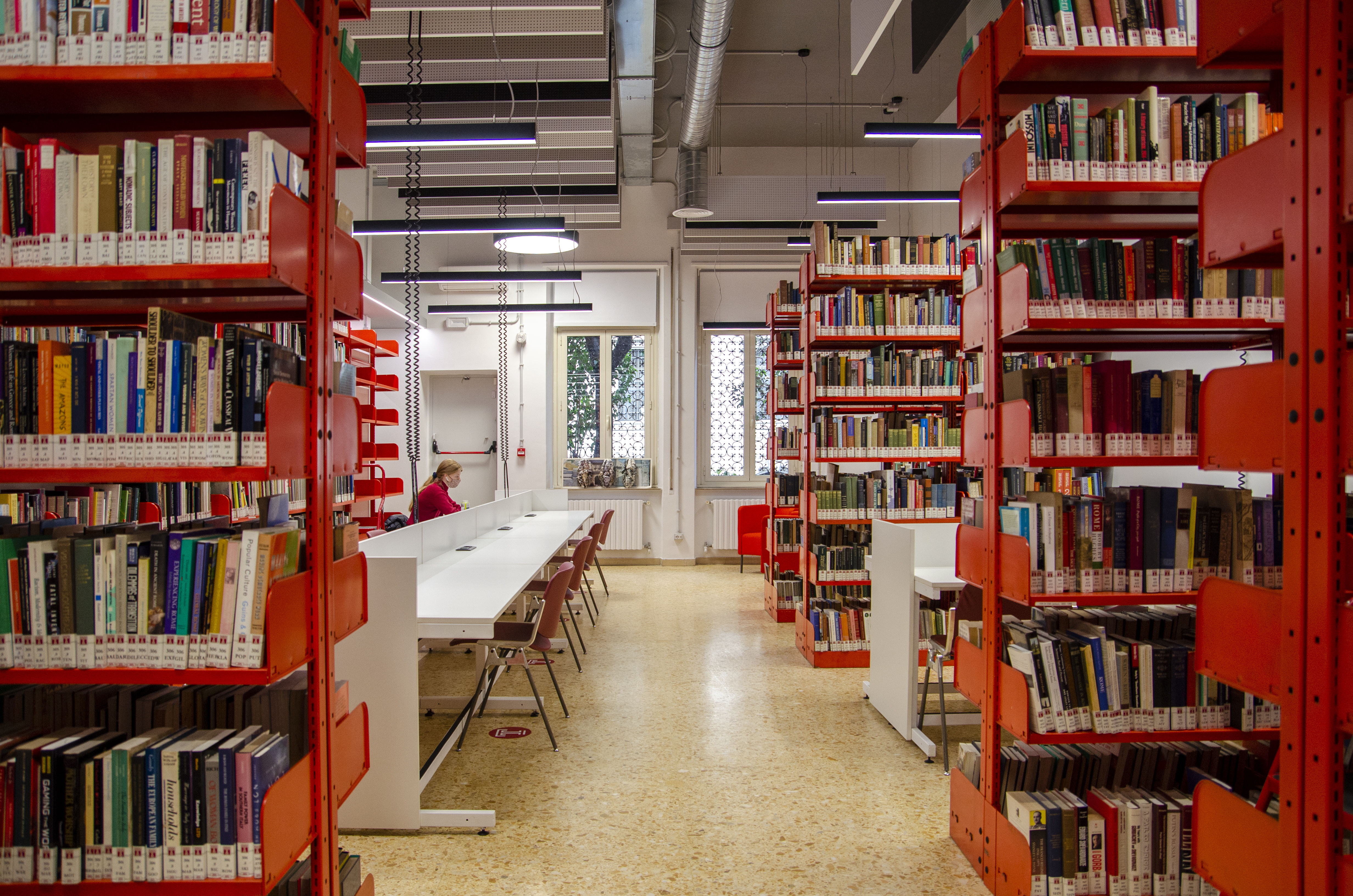 Front room of Temple Rome Library