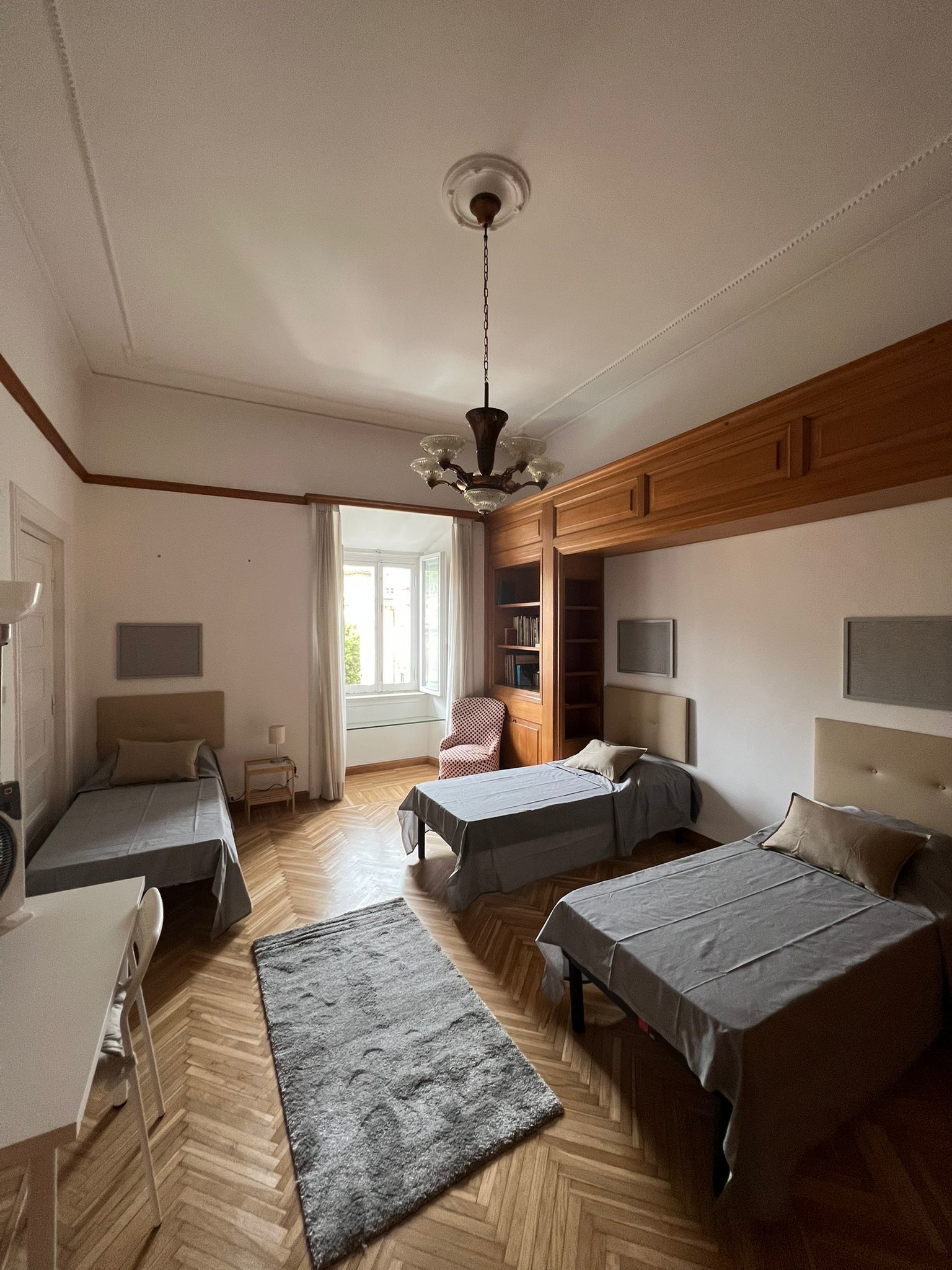 SHR Apartments