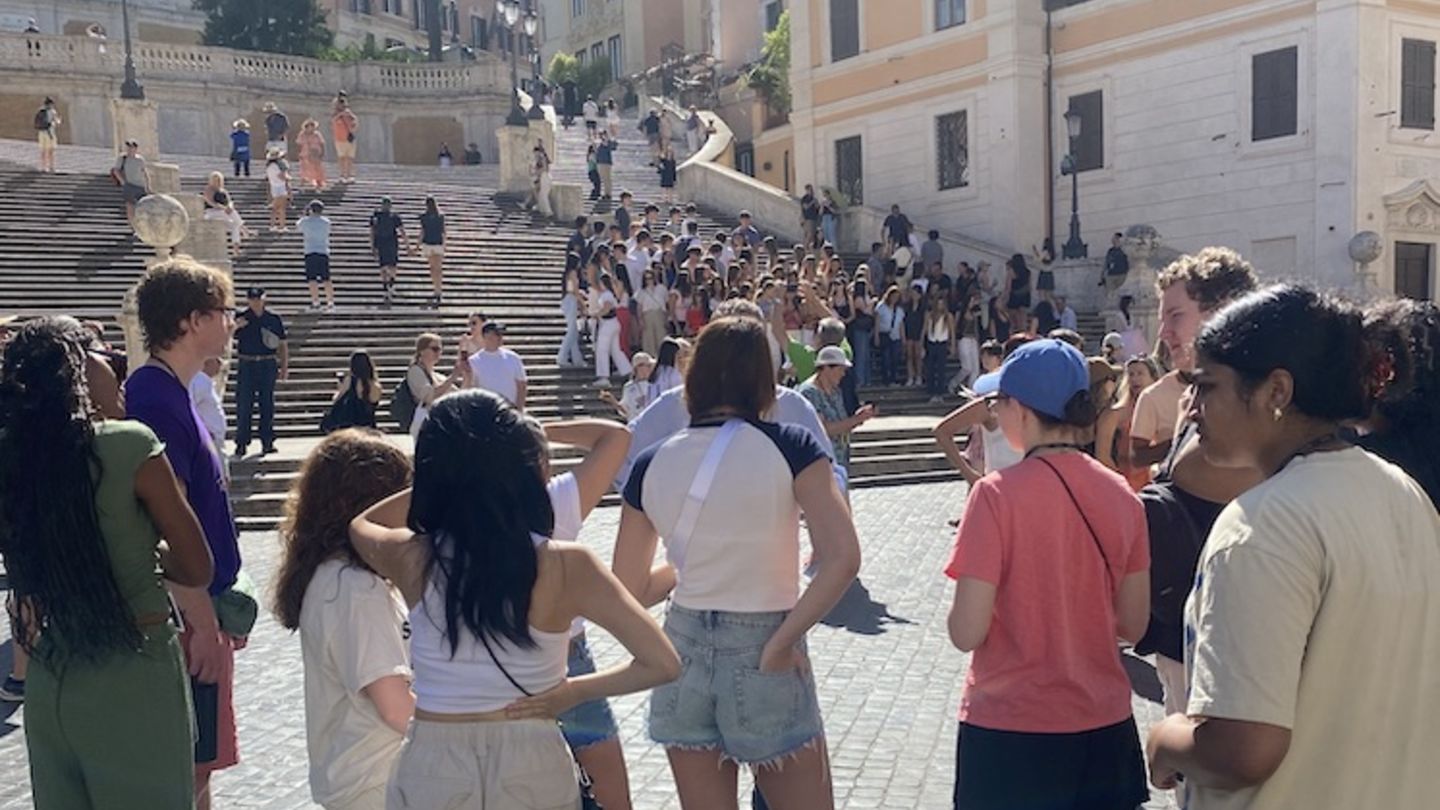 High school students attending Temple Rome's pre-college summer program in Rome